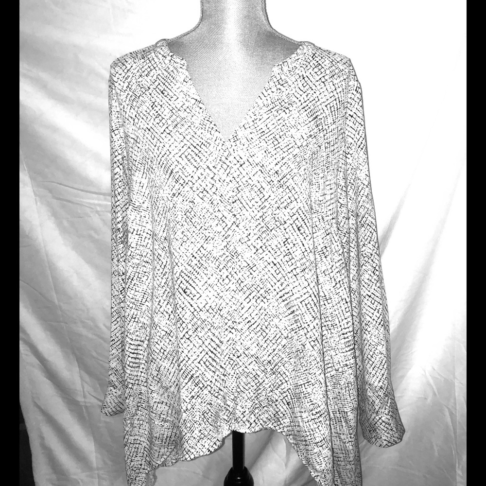 White and black v-neck button down blouse